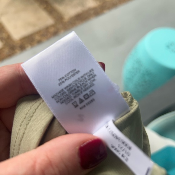 Express Skimming scoop neck puffed sleeve tee sz S NWT. Pale greenish co… - Picture 9 of 9